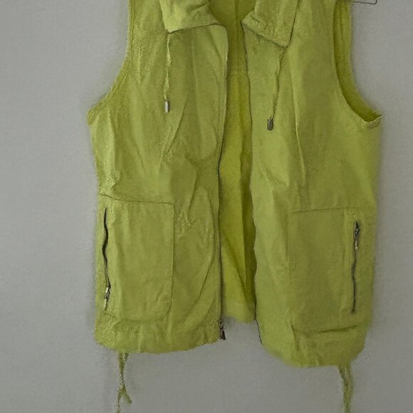 Z'ENERGY Golf by CHICO'S Women’s performance vest Yellowish Green SZ 0 Zip Front - Picture 6 of 8